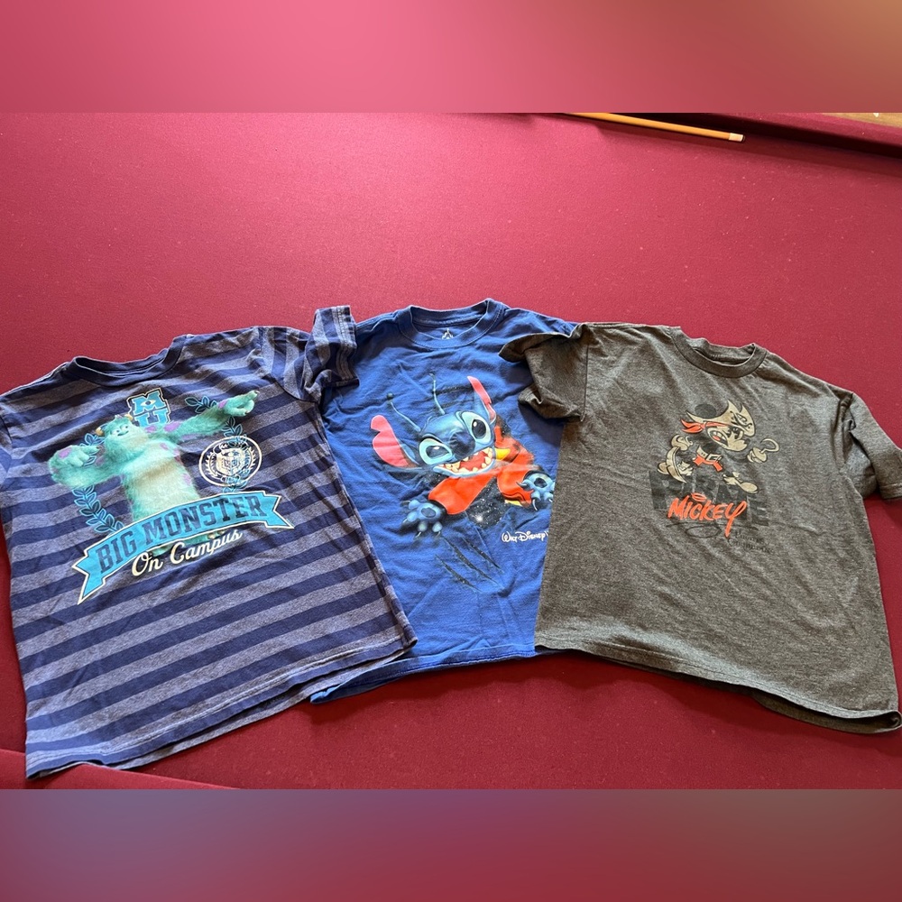 Disney T shirts sz 7/8 (M)